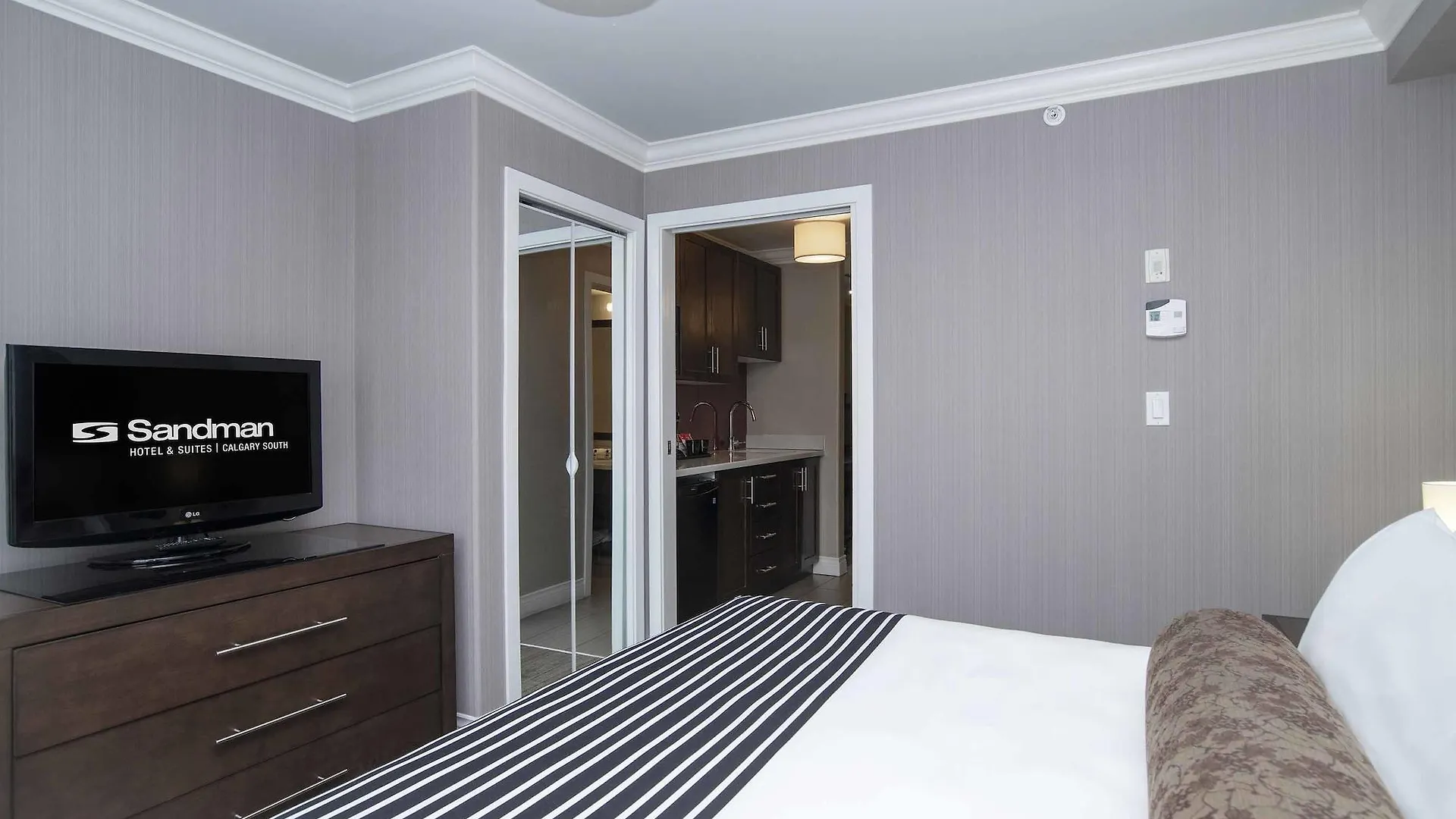 Sandman Hotel & Suites Calgary South