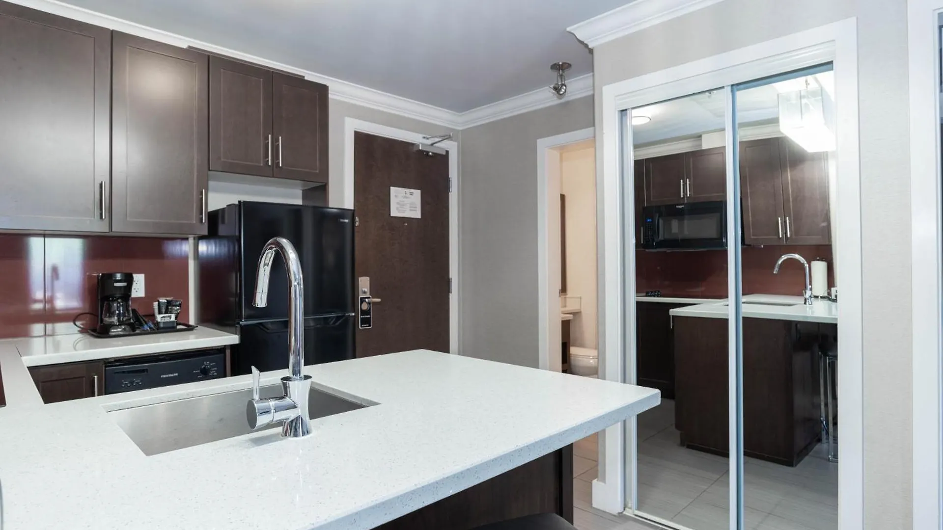 Sandman Hotel & Suites Calgary South